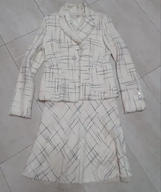 Traje chaqueta y falda blanco y negro