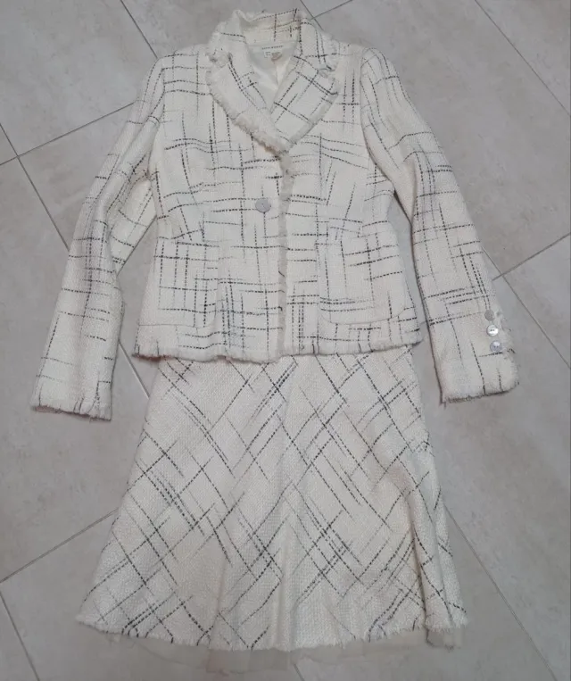 Traje chaqueta y falda blanco y negro