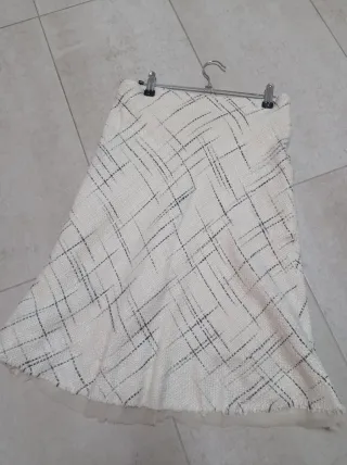 Traje chaqueta y falda blanco y negro