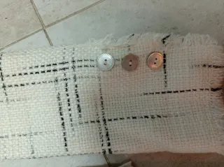 Traje chaqueta y falda blanco y negro