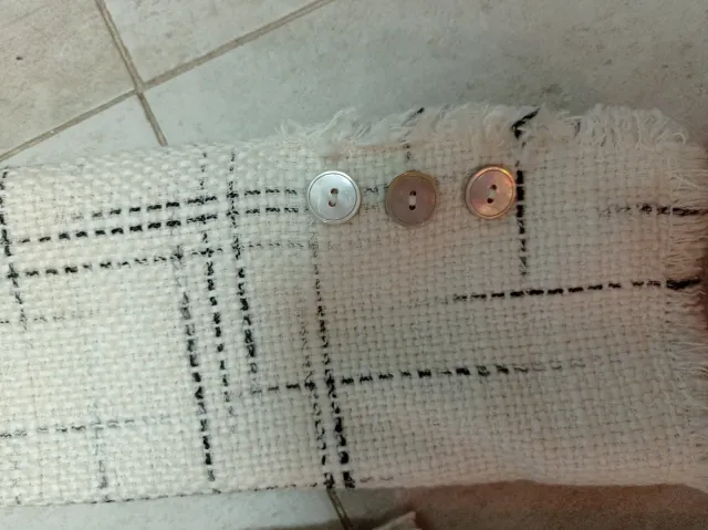 Traje chaqueta y falda blanco y negro