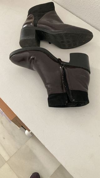 Botines tacon charol y ante burdeos