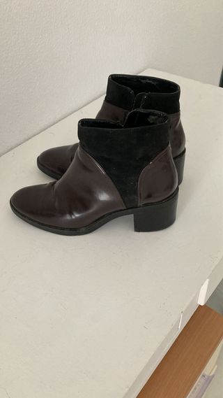 Botines tacon charol y ante burdeos