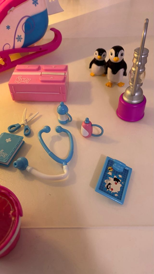 Nancy Nieve Trineo y Accesorios