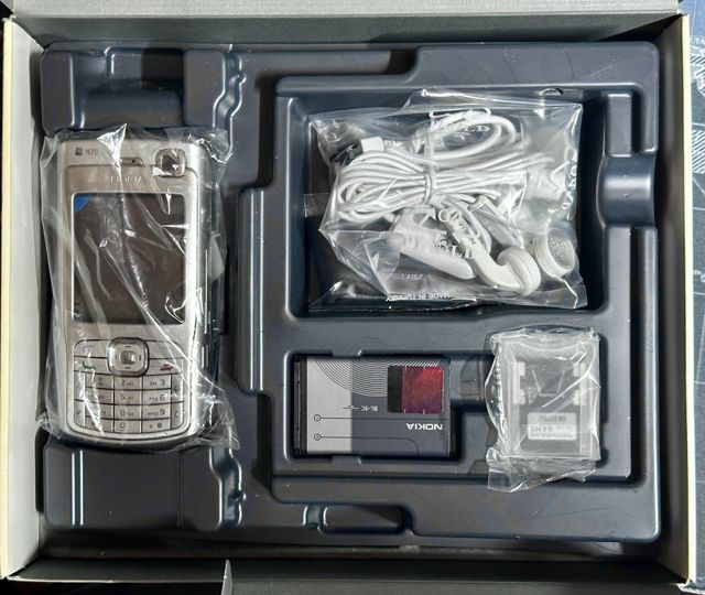 Nokia N70 Teléfono Móvil Plata