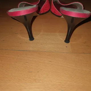 Zapatos tacón fino rojos abiertos talla 38