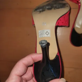 Zapatos tacón fino rojos abiertos talla 38