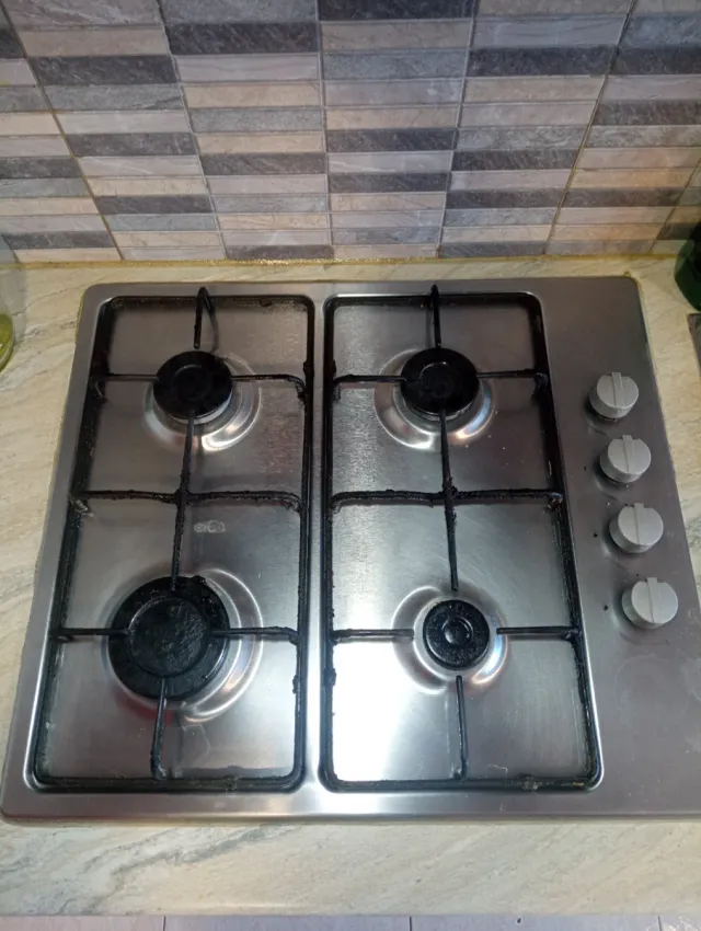 Encimera de gas 4 fuegos  butano