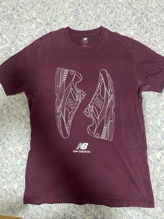 Camiseta New Balance Morada Talla L