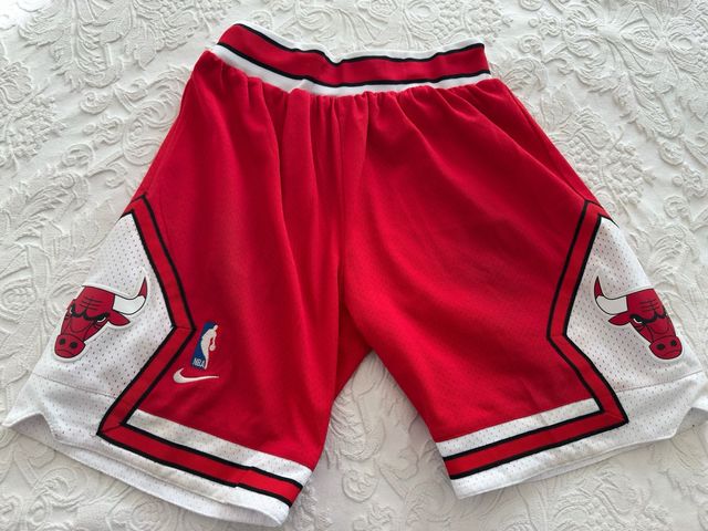 Pantalón Chicago Bulls talla S en perfecto estado.
