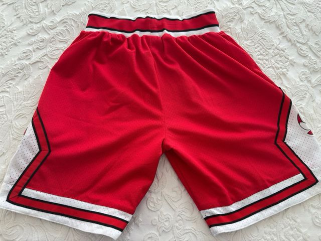 Pantalón Chicago Bulls talla S en perfecto estado.