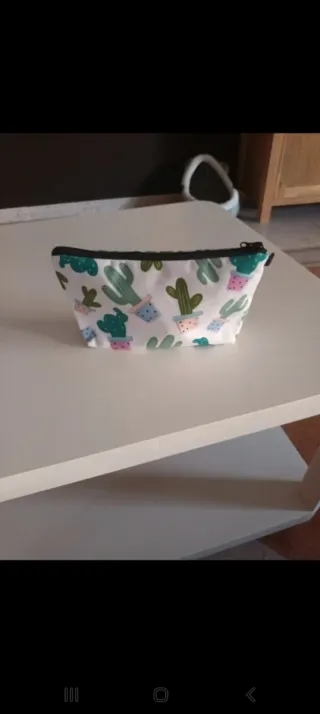 Neceser/bolsa de aseo con cactus