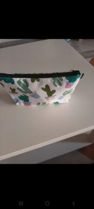 Neceser/bolsa de aseo con cactus