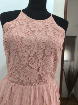 Vestido rosa encaje y flecos