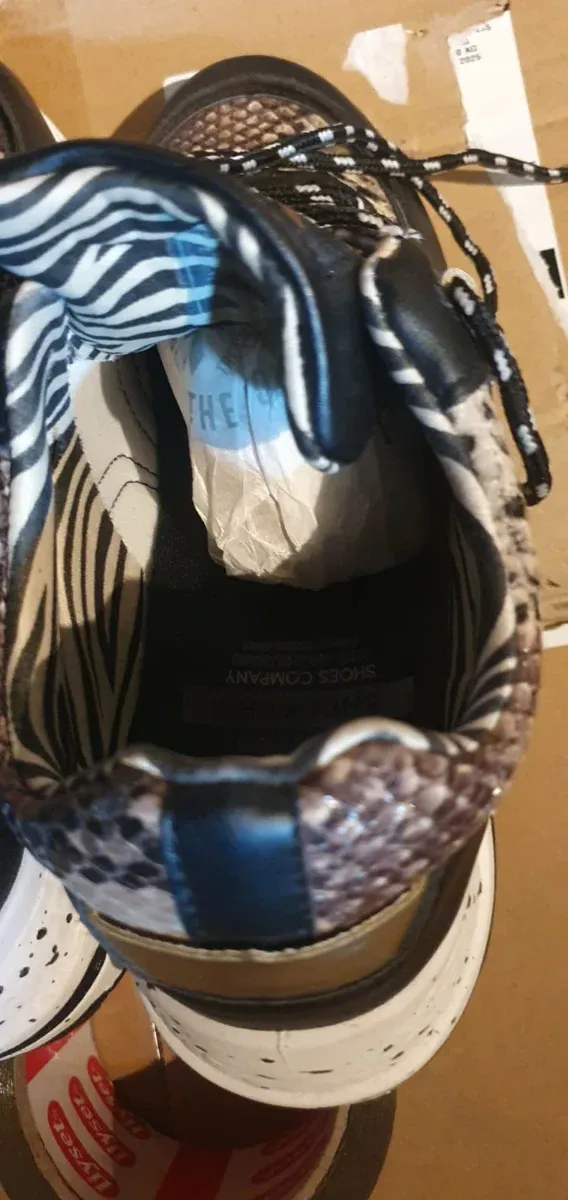 Zapatillas XTI Piel Serpiente Beige/Negro