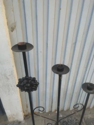 Candelabro de metal negro para 3 velas