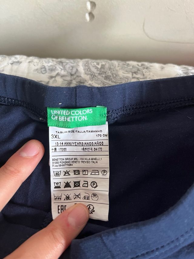 Mayas Benetton niña azul con raya roja