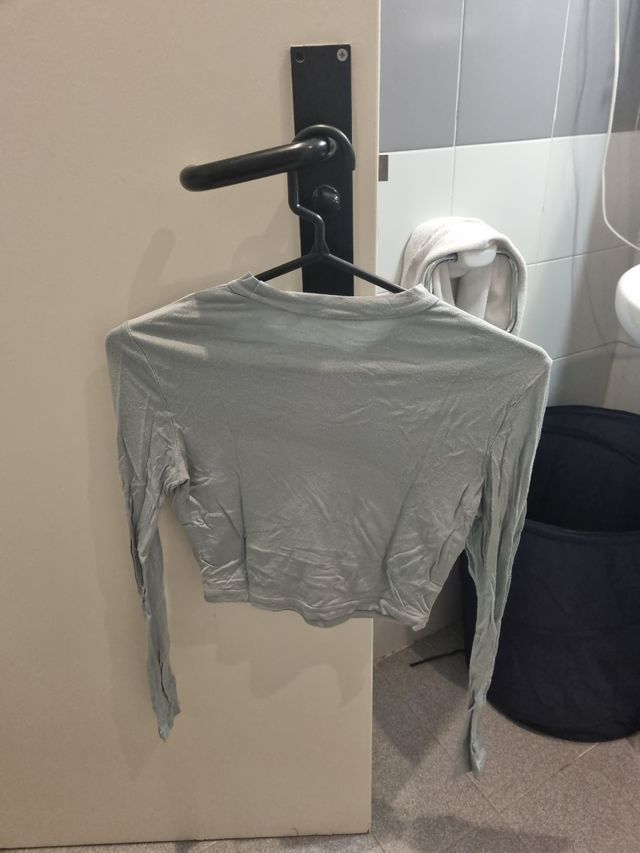 Camiseta verde manga larga