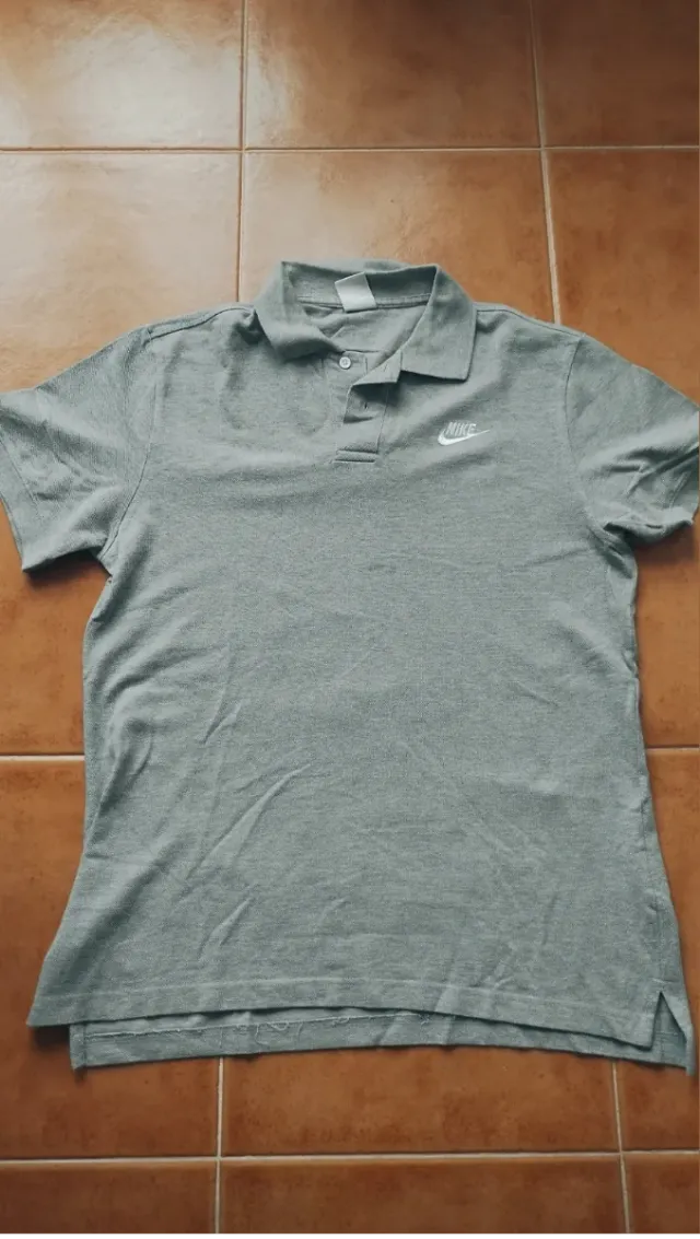 Polo Nike gris talla M