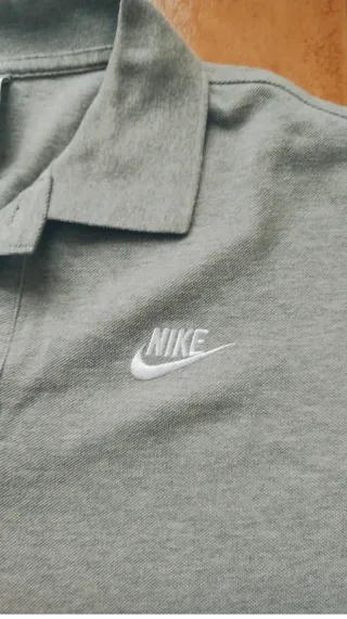 Polo Nike gris talla M