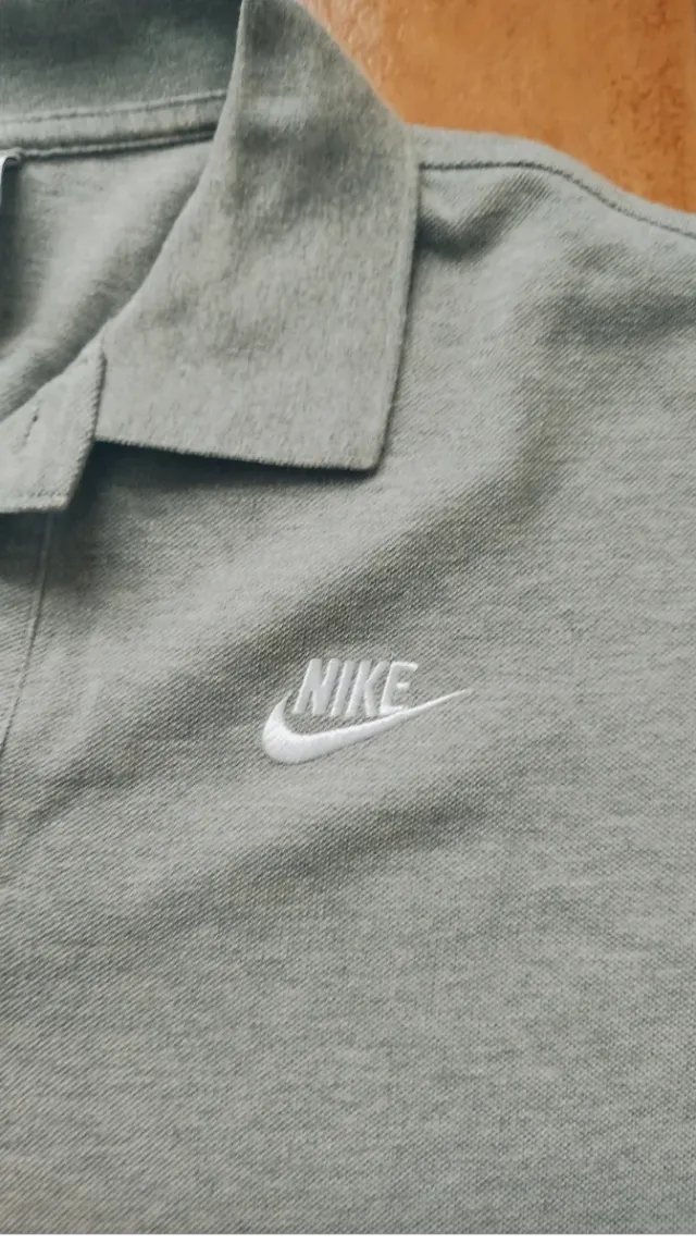 Polo Nike gris talla M