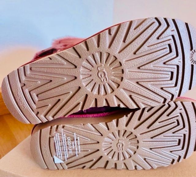 Botas UGG rosas talla 37 sin estrenar