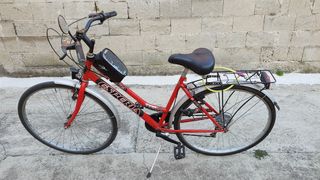 Bicicletta da donna rossa Esperia