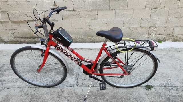 Bicicletta da donna rossa Esperia