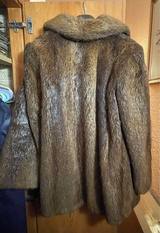 Abrigo de pelo de bisonte marrón. Talla M/L