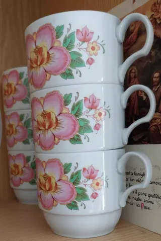 6 Tazze in porcellana con fiori rosa