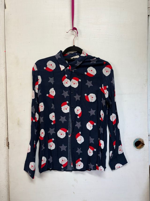 Camisa Estampada Papá Noel y Estrellas para niña