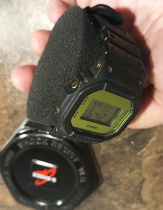 Reloj Casio G-Shock 20 BAR WR Último precio