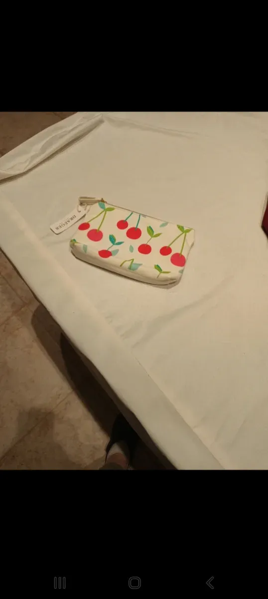 Neceser/bolsa de aseo DRAGER con cerezas