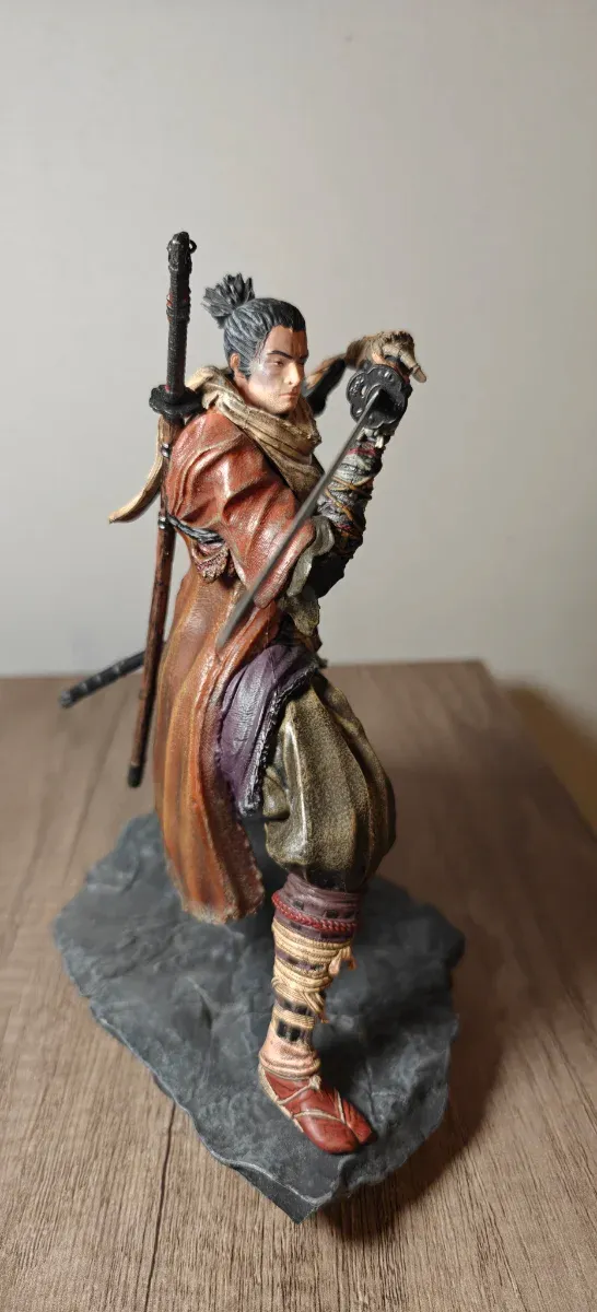 Sekiro Shadows Die Twice figure collector (No box)