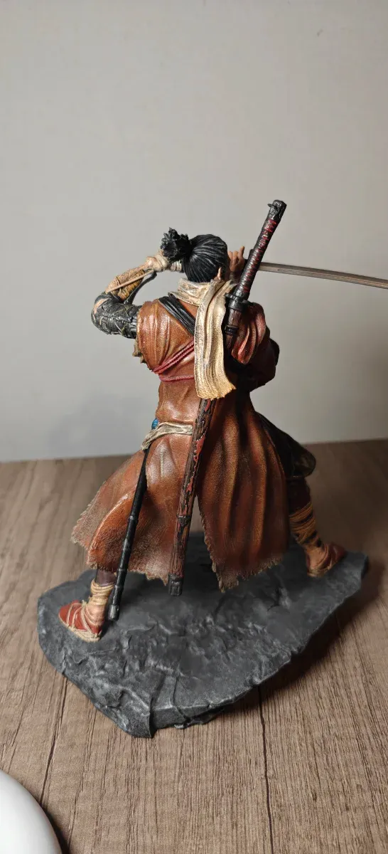 Sekiro Shadows Die Twice figure collector (No box)