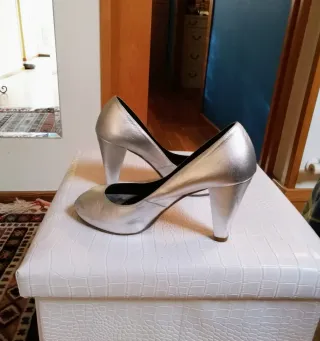 Zapatos Rosa Clara plateados peep toe