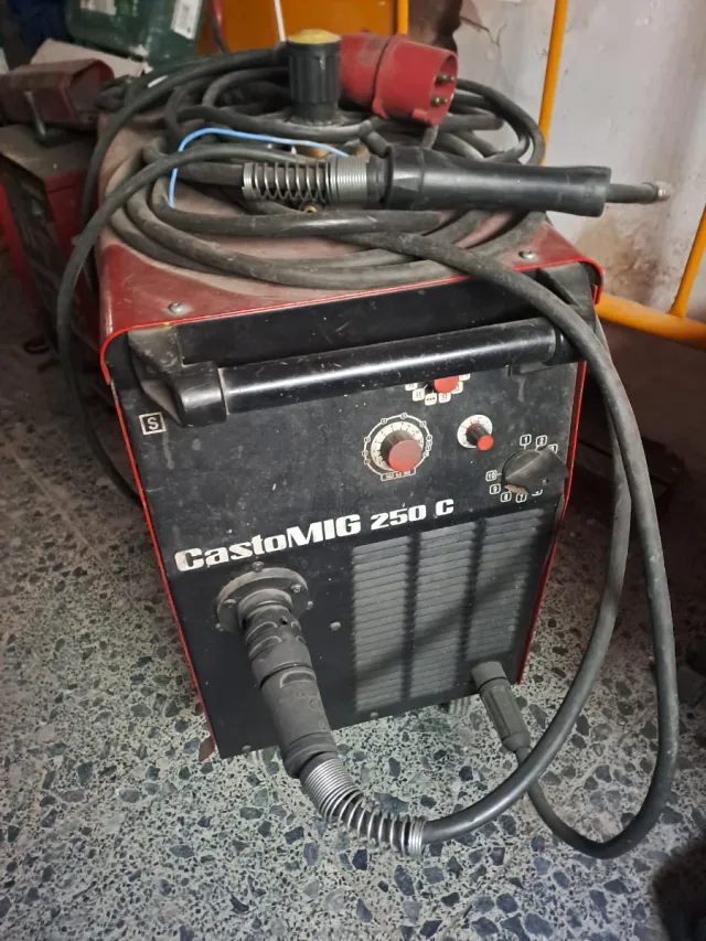 Soldador CastoMIG 250 C al hilo