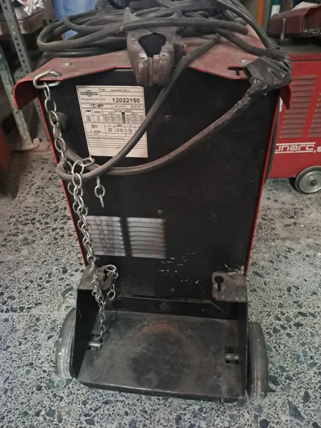 Soldador CastoMIG 250 C al hilo