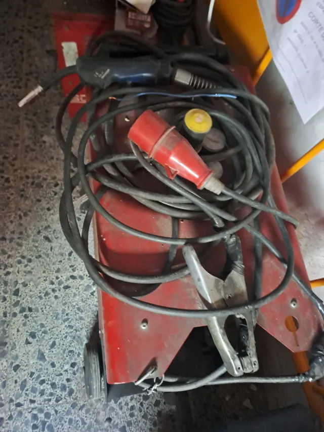 Soldador CastoMIG 250 C al hilo