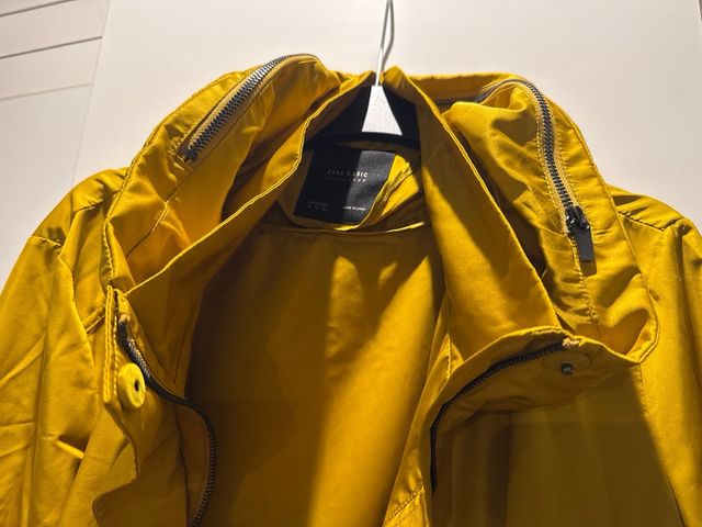 Giacca senape con cappuccio