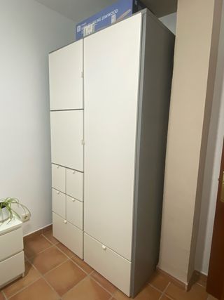 Armario Visthus Ikea Gris y Blanco