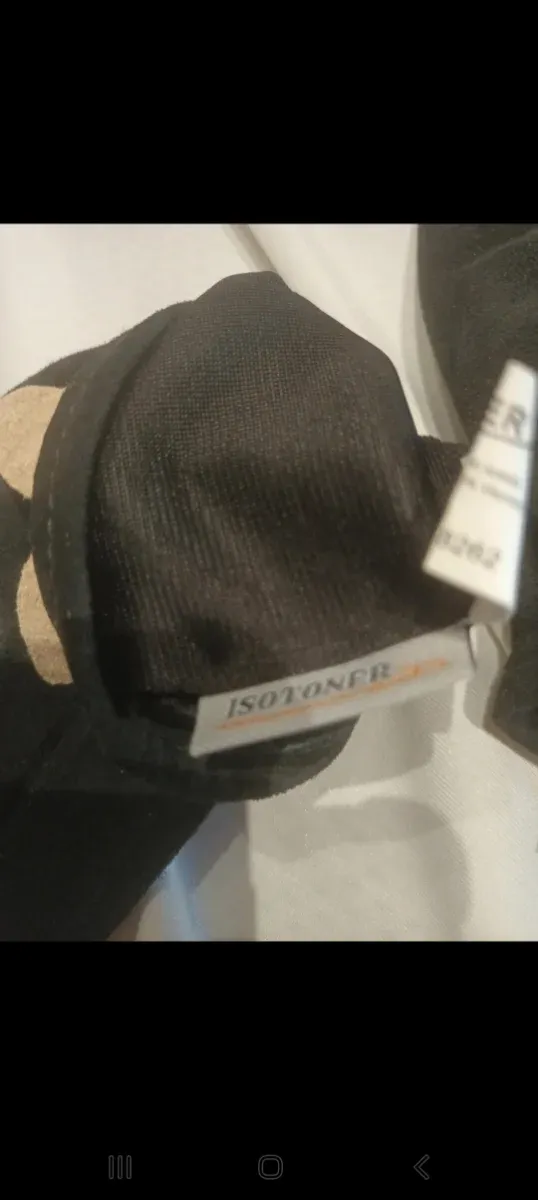 Guantes de ante negros con flores