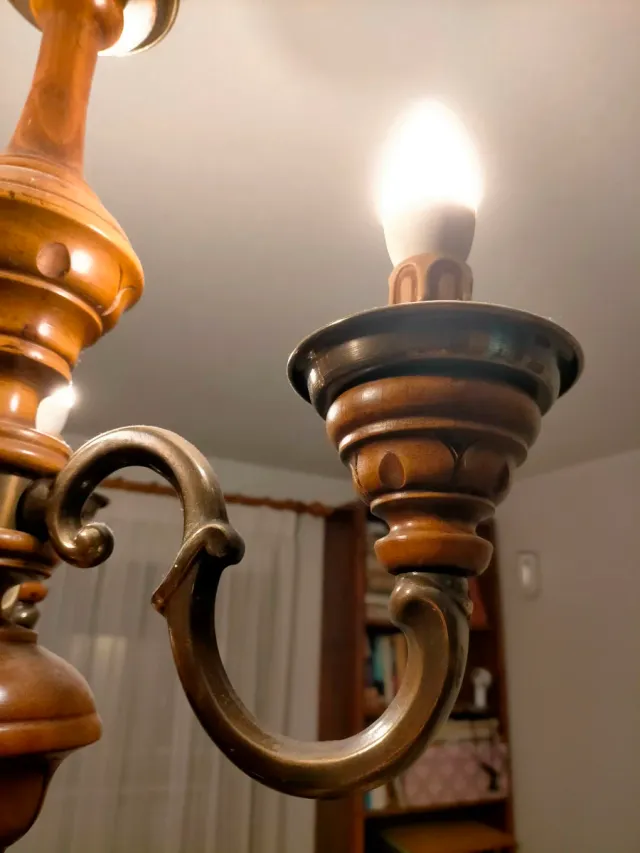 Lámpara de madera con 3 brazos