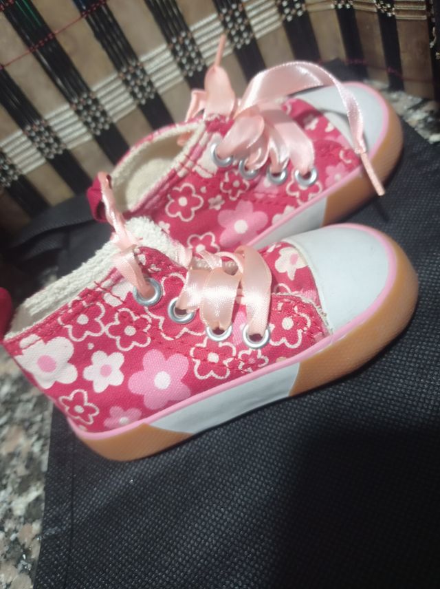 Bambas bebé flores rosas