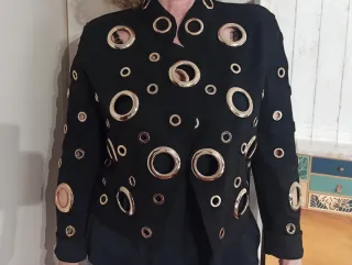 Cazadora negra Sweet Miss con ojales