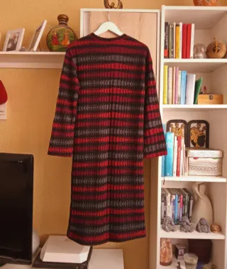 (S) Vestido largo de manga larga a rayas de Zara