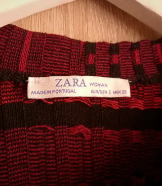 (S) Vestido largo de manga larga a rayas de Zara