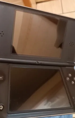 Nintendo DSi XL  +  Giochi