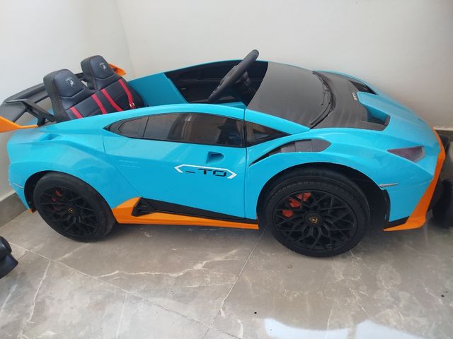 Coche Eléctrico Lamborghini STO Azul