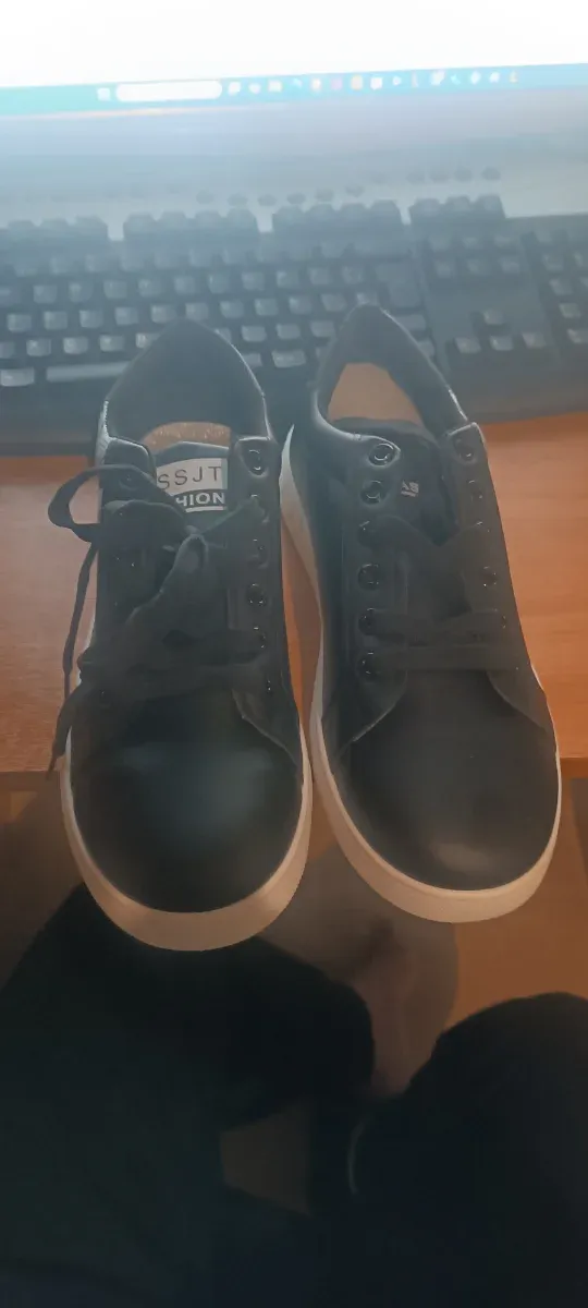 Zapatillas deportivas negras talla 40